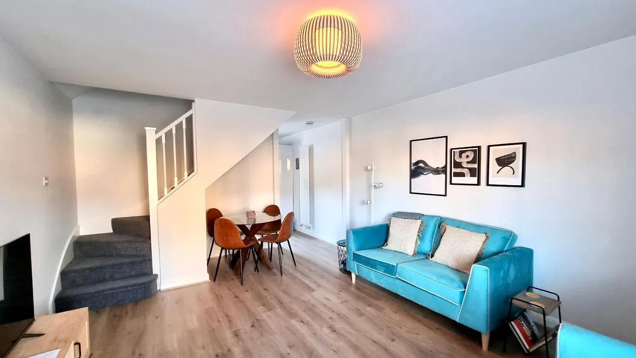 Quay House By Switchback Stays With Free Parking Cardiff